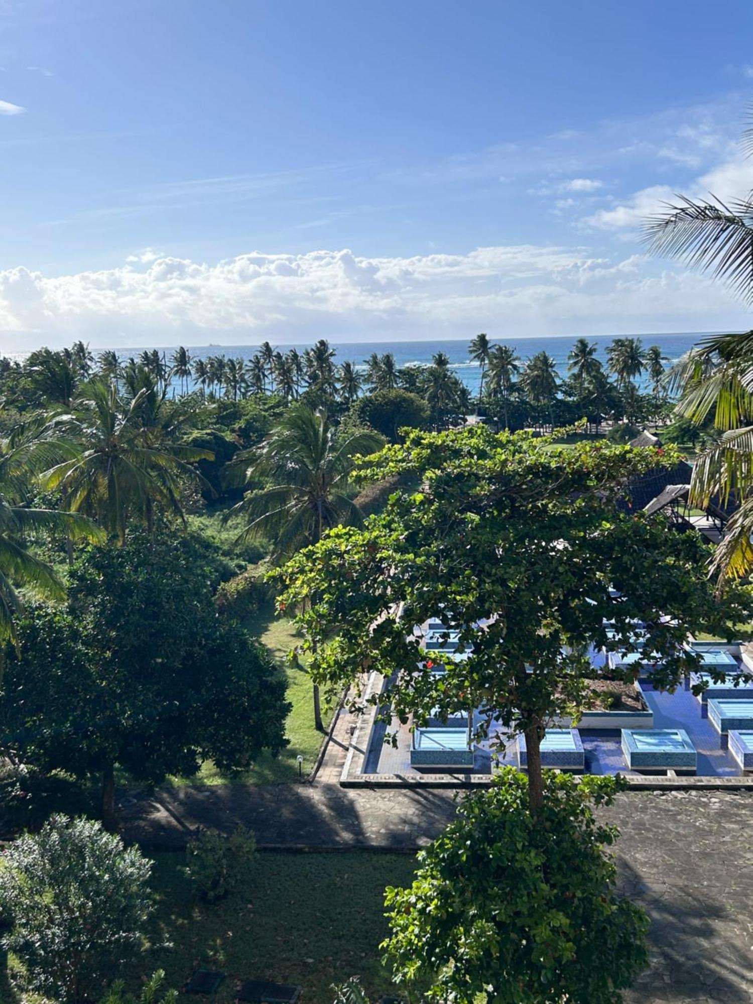 Ocean Blue Aparthotel Ukunda Exterior photo